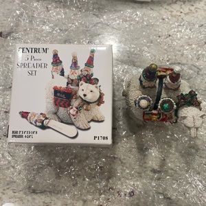 Never used Centrum Christmas themed 5 Piece Spreader Set